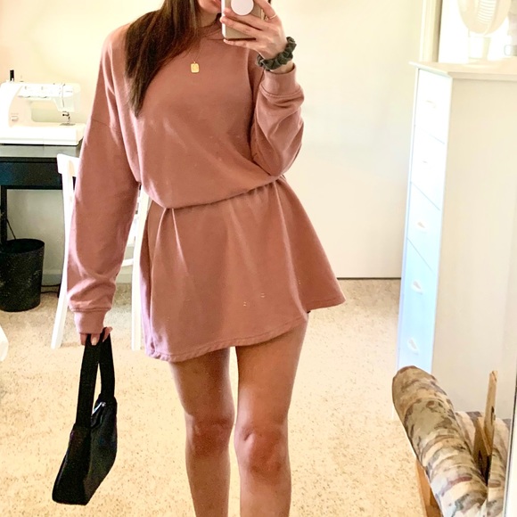 Missguided Rose Oversized Sweater Dress - Picture 7 of 7